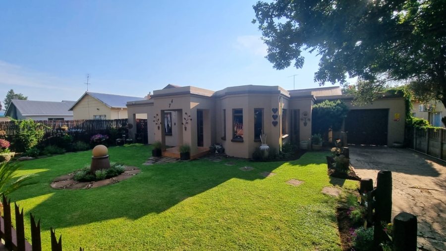 4 Bedroom Property for Sale in Potchefstroom North West